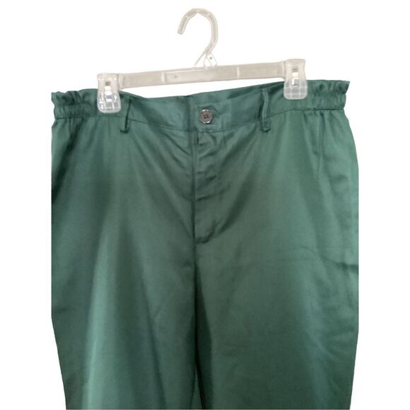 Green pants  - Picture 2 of 6